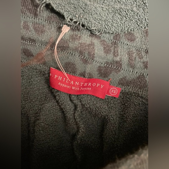 PHILANTHROPY green cheetah print sweatshirt top sweat pants XS 2 pc outfit - Picture 7 of 10